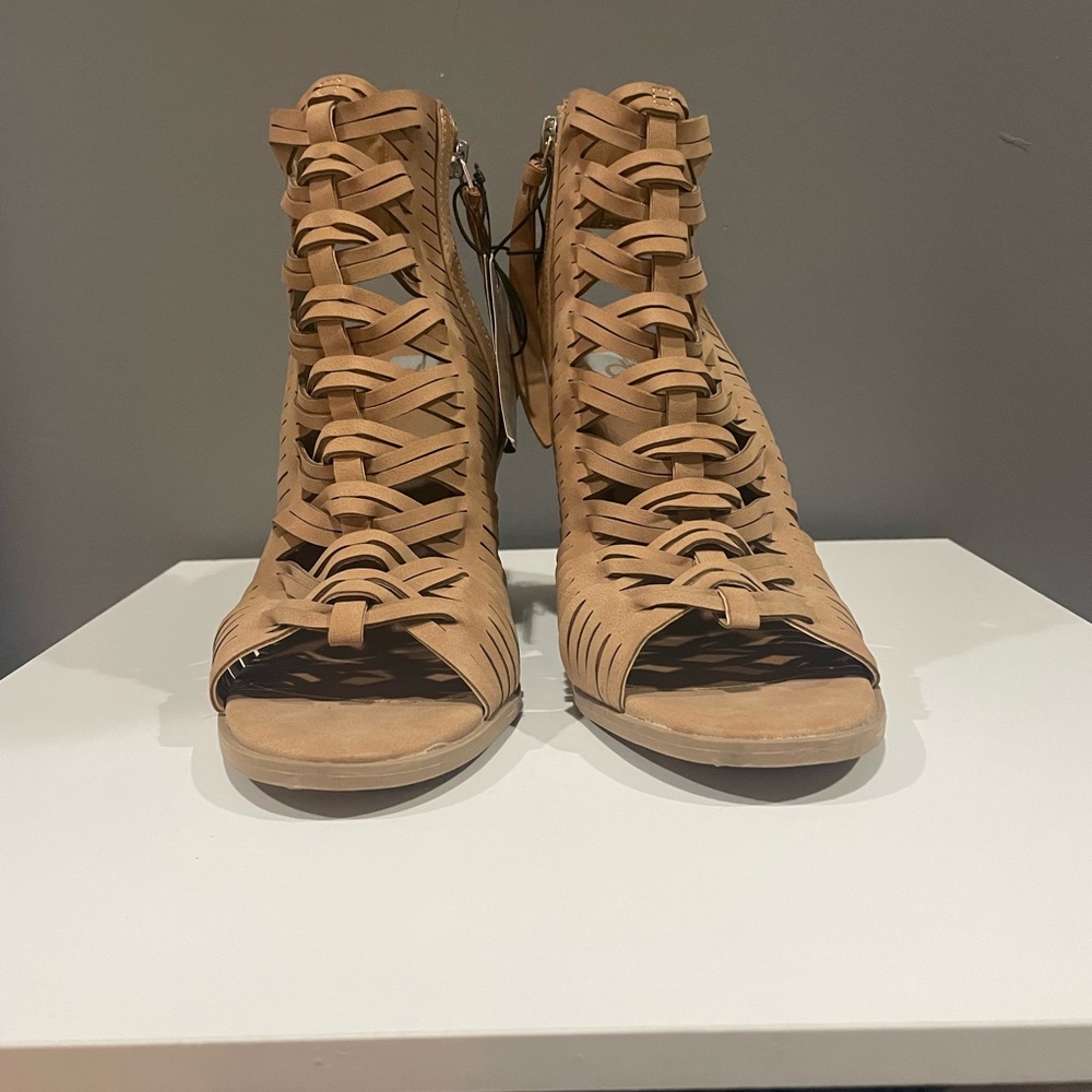 Neutral Chic Wedges